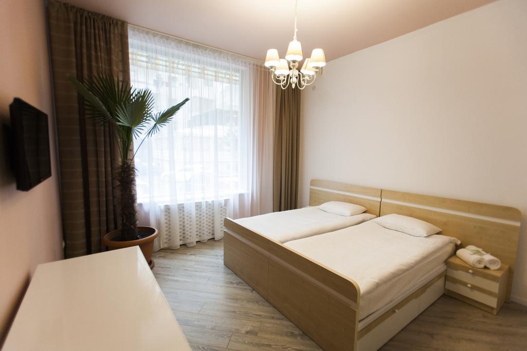 Holiday Hotel & Hostel Ереван Екстериор снимка