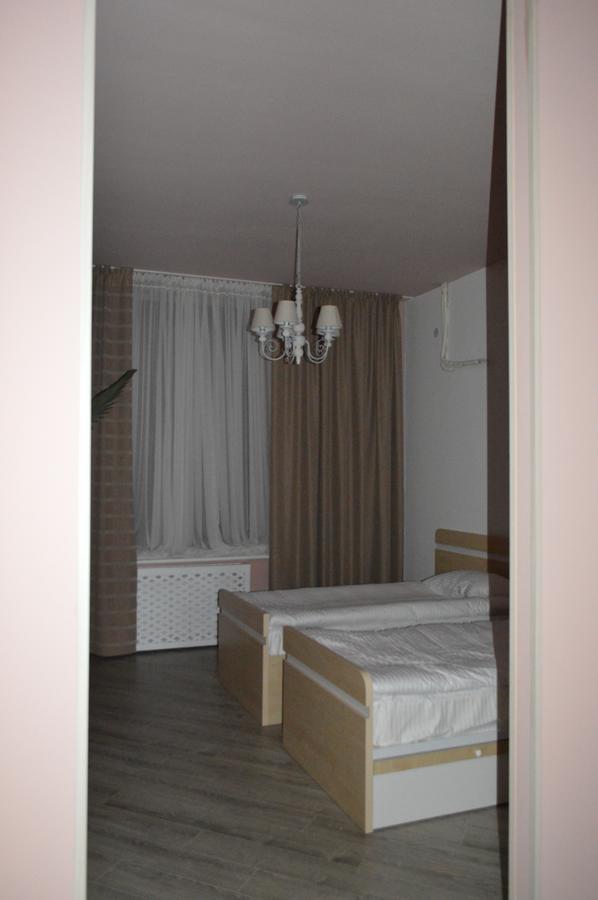 Holiday Hotel & Hostel Ереван Екстериор снимка