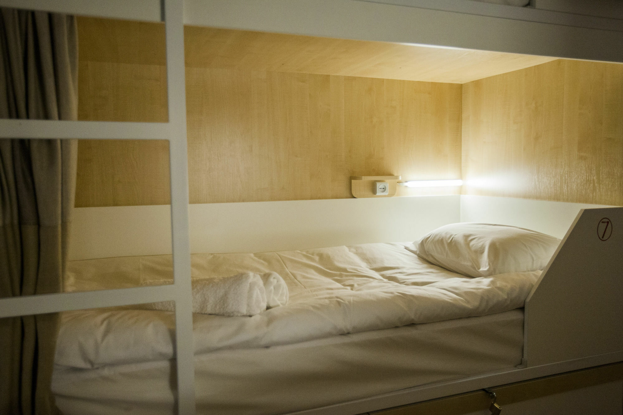 Holiday Hotel & Hostel Ереван Екстериор снимка